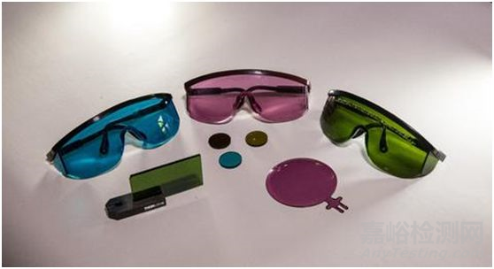美国国家标准与技术研究院发现很多护目镜在屏蔽超快激光方面不合规