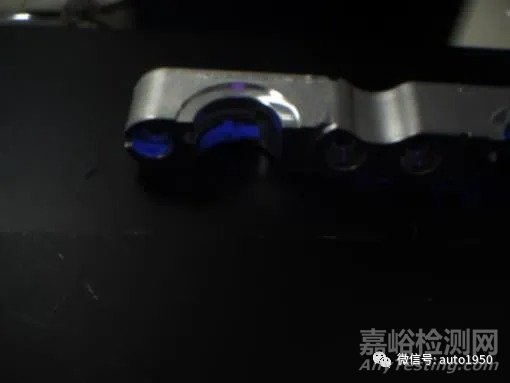 紫外光检测发动机缸盖涂胶的质量